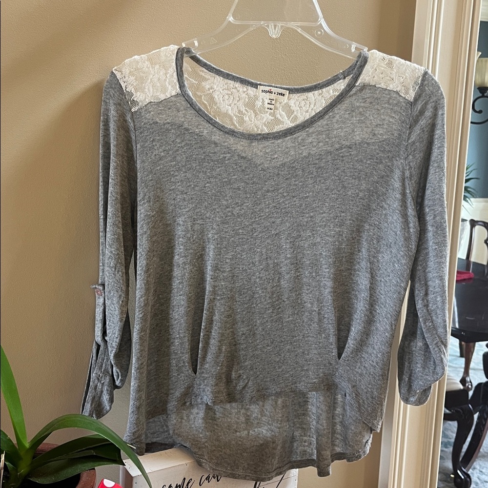 Sophia + Zeke Light Gray Lace accents Roll Tab Sleeve Girls XL fits Women XS S